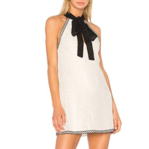 Alexis Genevieve Dress in Black & White Lace - Picture 4 of 15